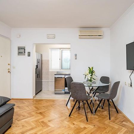 Apartman Knego With Parking ดูบรอฟนิก ภายนอก รูปภาพ