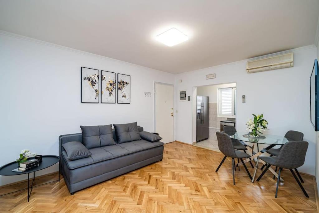 Apartman Knego With Parking ดูบรอฟนิก ภายนอก รูปภาพ