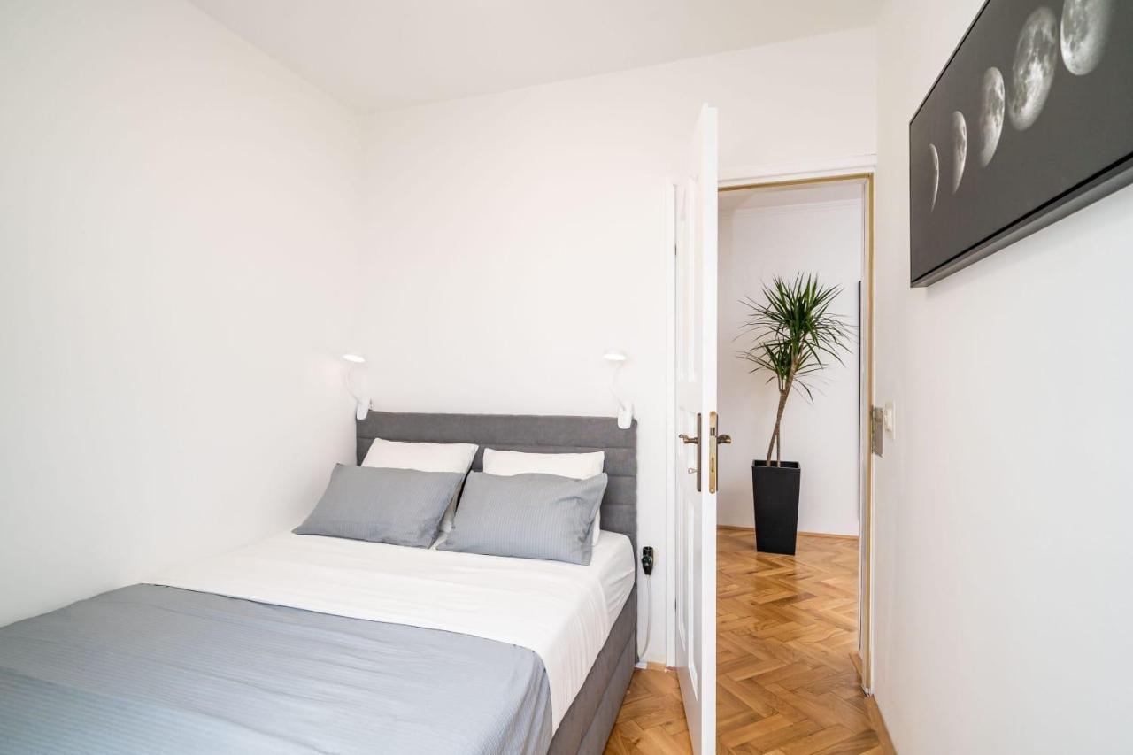 Apartman Knego With Parking ดูบรอฟนิก ภายนอก รูปภาพ
