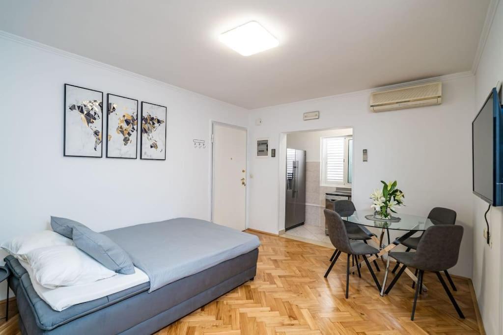 Apartman Knego With Parking ดูบรอฟนิก ภายนอก รูปภาพ